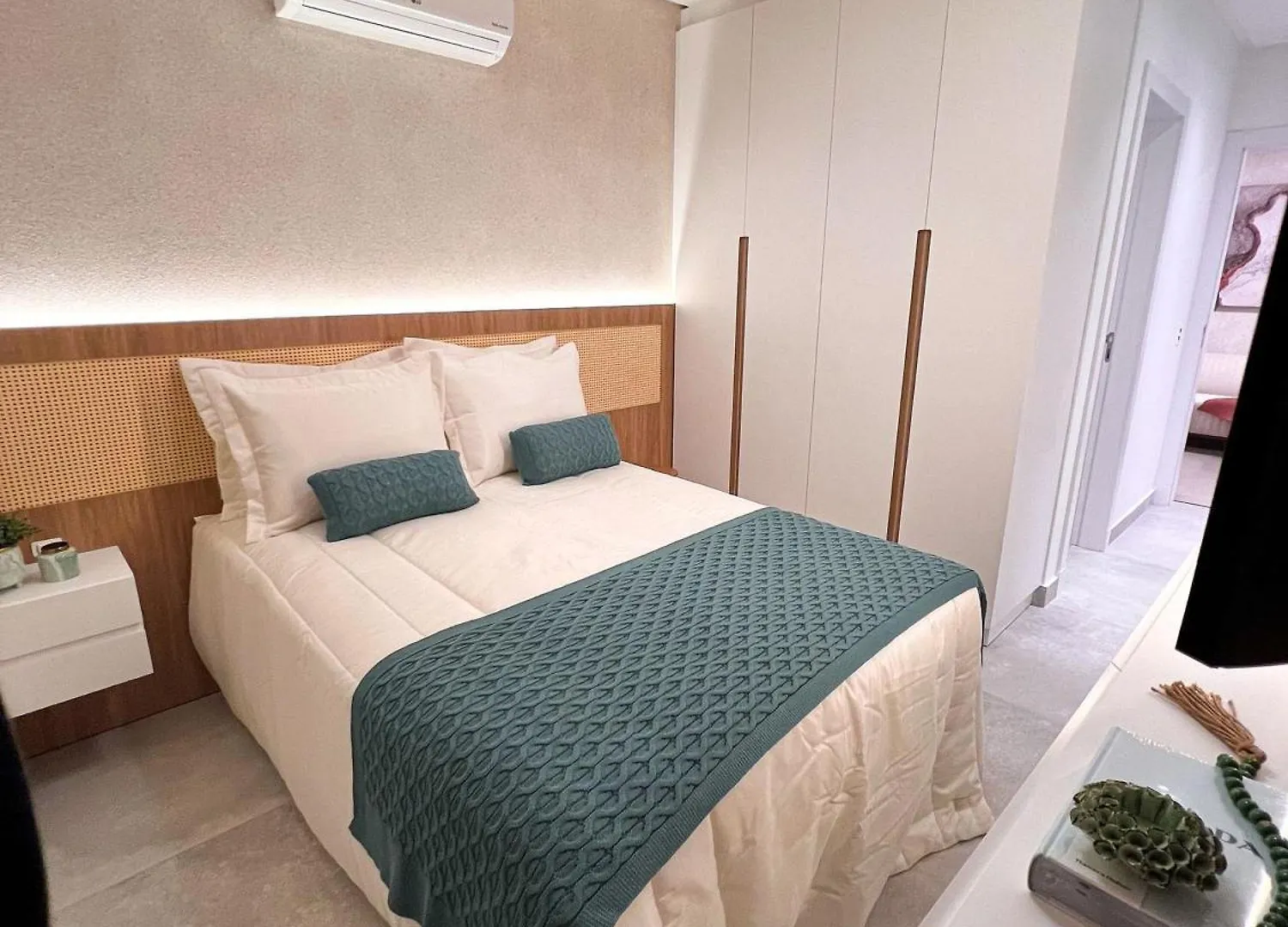 Solar Do Atlantico 101 - Excelente Apartamento 2 Suites Em Condominio A Beira Mar - Piscina - Solario - ボンビーニャス 0*,  ブラジル